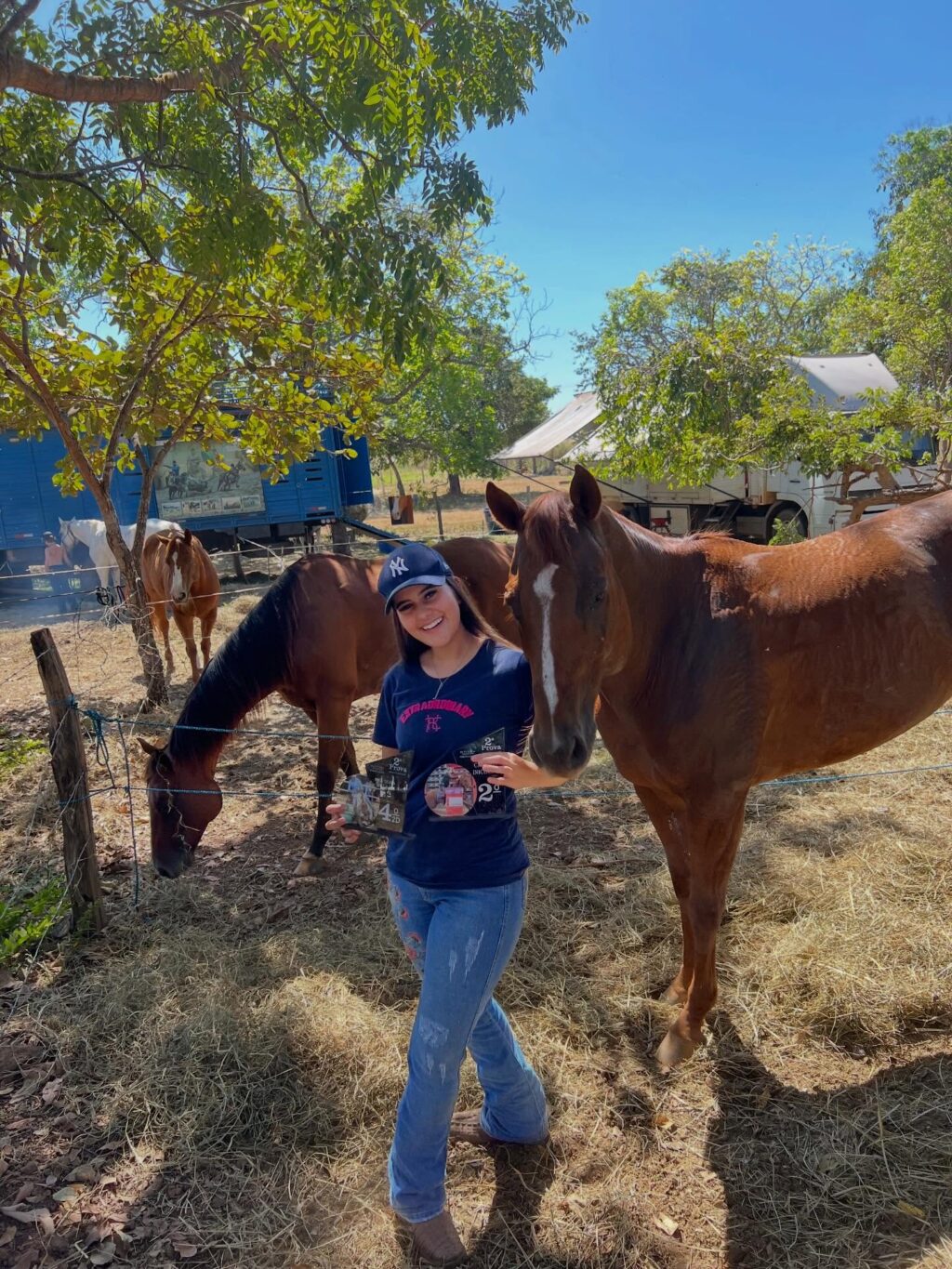 Instagram post from priorivetfarma. This post is in position 2.